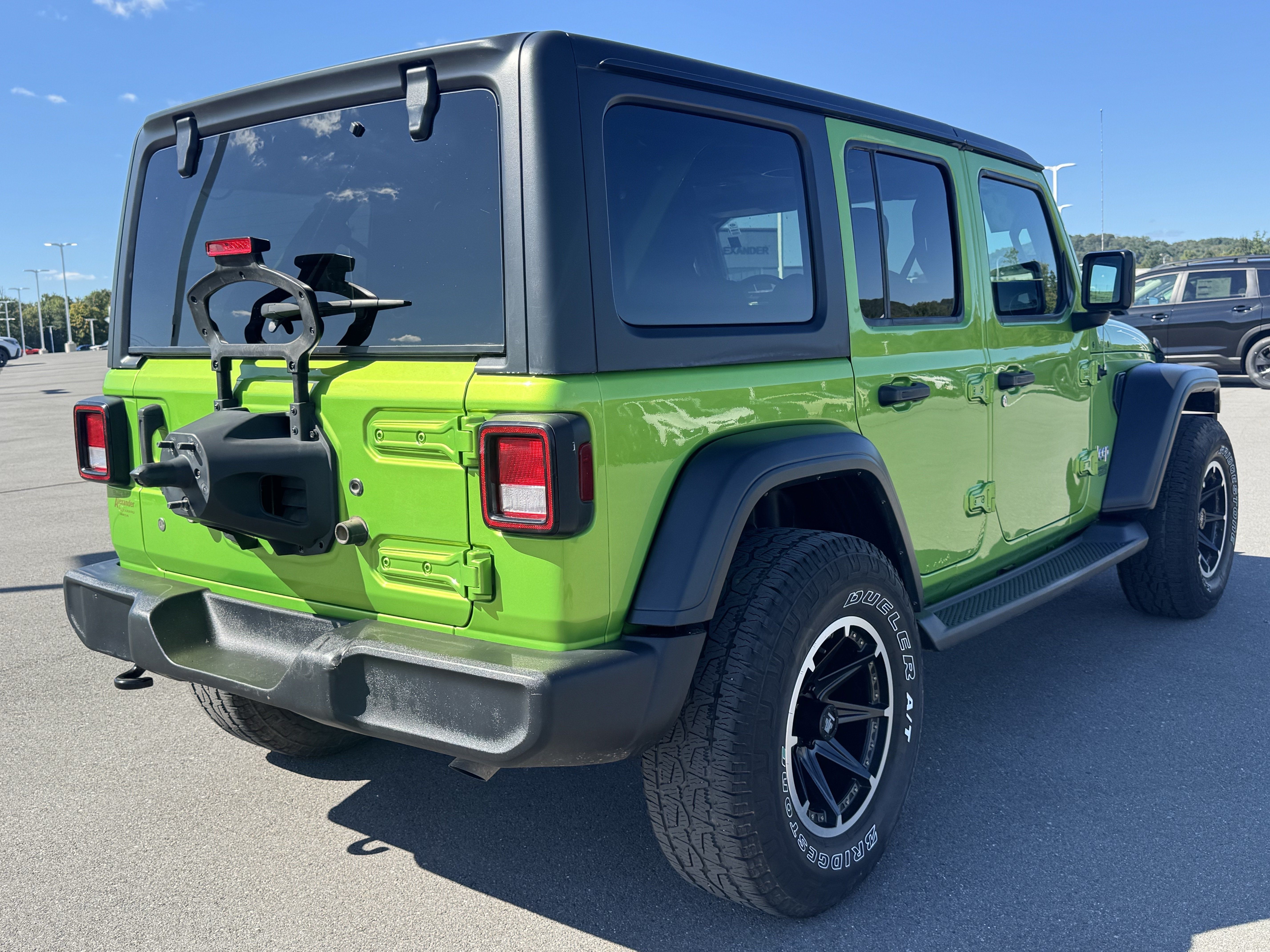 Used 2018 Jeep Wrangler Unlimited Sport S AWD/4WD image 3