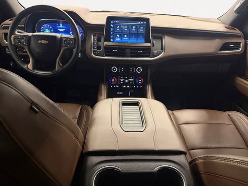 Used 2024 Chevrolet Tahoe High Country RWD image 3