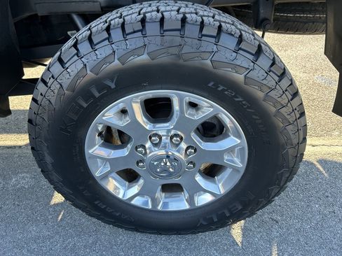 Used 2021 RAM 2500 Laramie w/ Night Edition image 10