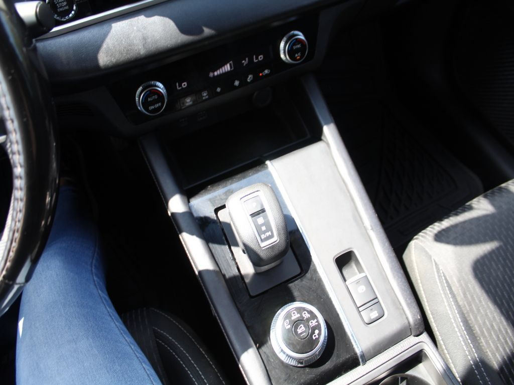 Used 2022 Mitsubishi Outlander ES FWD image 17