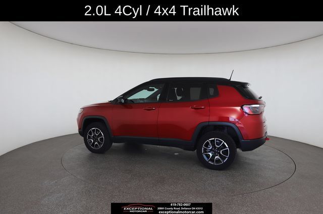 Used 2025 Jeep Compass Trailhawk AWD/4WD image 9