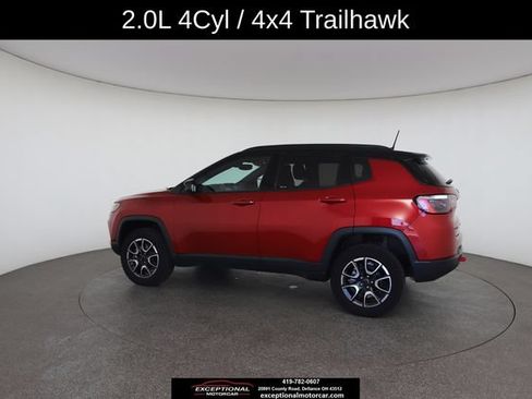 Used 2025 Jeep Compass Trailhawk AWD/4WD image 9