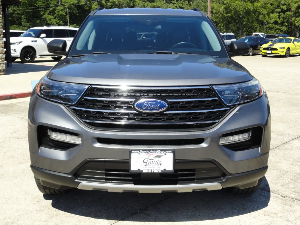 Used 2021 Ford Explorer XLT w/ Equipment Group 202A RWD image 2