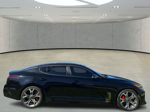 Used 2019 Kia Stinger GT2 image 6