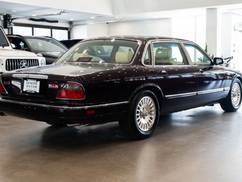 Used 1996 Jaguar XJ Vanden Plas RWD image 4