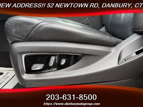 Used 2019 Cadillac Escalade ESV Luxury AWD/4WD image 14