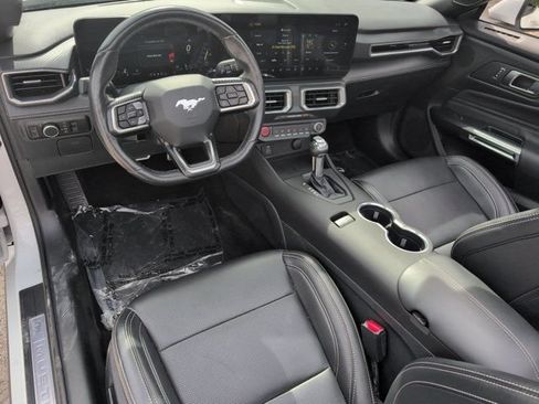 Used 2025 Ford Mustang Premium RWD image 15