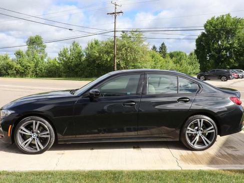 Used 2023 BMW 330i xDrive Sedan w/ Premium Package AWD/4WD image 32