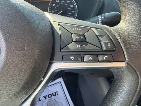 Used 2025 Nissan Sentra SV FWD image 11