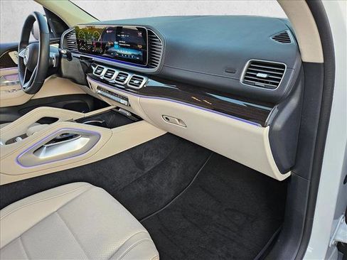 Used 2026 Mercedes-Benz GLS 450 4MATIC image 23