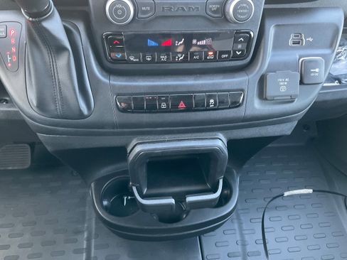 New 2026 RAM ProMaster 2500 w/ Quick Order Package 22G SLT image 13