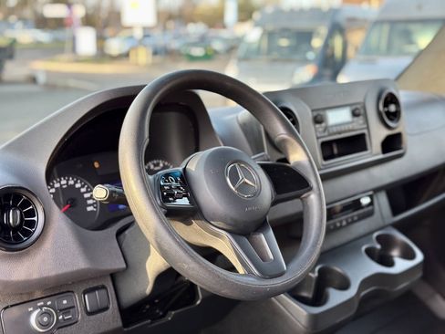 Used 2023 Mercedes-Benz Sprinter 2500 image 8