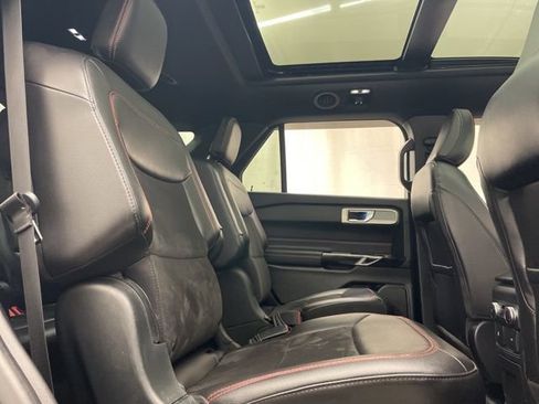 Used 2022 Ford Explorer ST-Line image 15