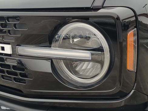 New 2025 Ford Bronco Outer Banks w/ Black Appearance Package image 39