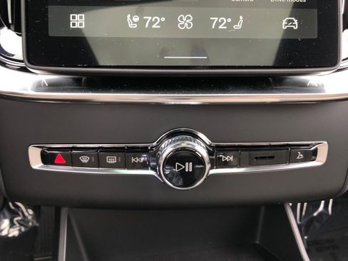 New 2026 Volvo XC90 B5 Plus w/ Protection Package Premier image 27