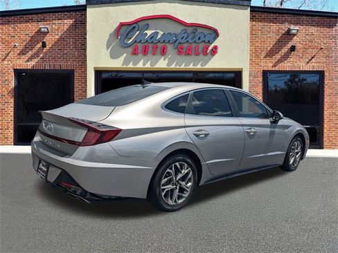 Used 2022 Hyundai Sonata SEL image 3