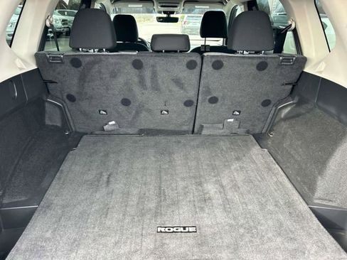 Used 2023 Nissan Rogue SV image 12