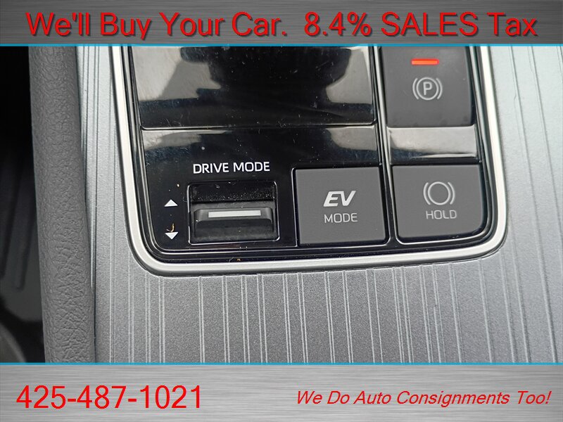 Used 2025 Toyota Sienna LE FWD image 45