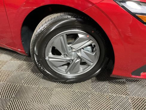 New 2025 Hyundai Elantra SE image 36