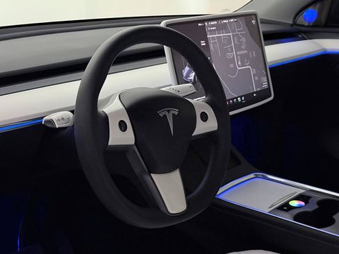 Used 2023 Tesla Model Y Long Range AWD/4WD image 19