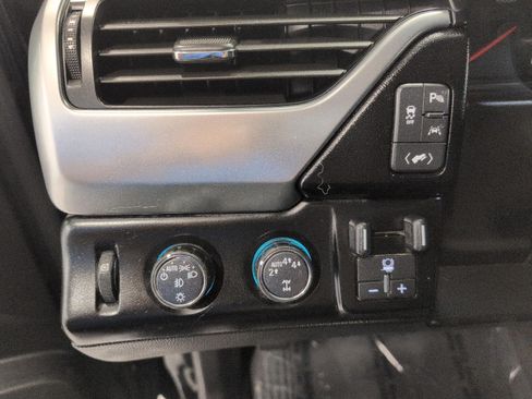 Used 2019 Chevrolet Suburban Premier AWD/4WD image 10