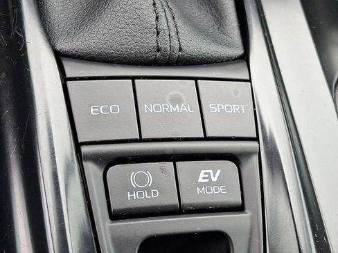 Used 2025 Toyota Camry LE image 24