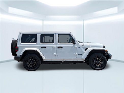 Used 2025 Jeep Wrangler Unlimited Sahara w/ Safety Group AWD/4WD image 7