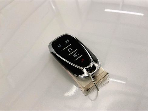 Used 2017 Chevrolet Malibu Hybrid w/ Leather Package image 10