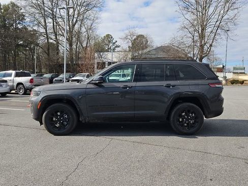 New 2026 Jeep Grand Cherokee Altitude RWD image 4