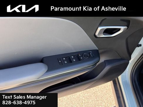 New 2025 Kia K4 LXS image 22