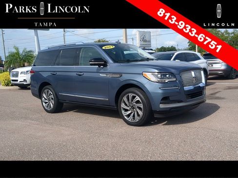 Used 2023 Lincoln Navigator Reserve AWD/4WD image 1
