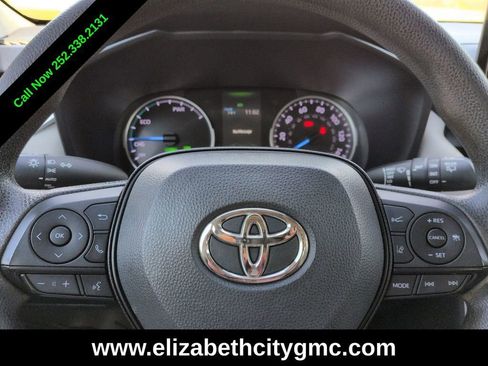 Used 2022 Toyota RAV4 XLE w/ Convenience Package image 28