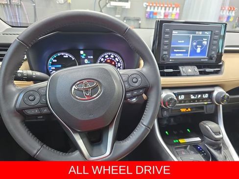 Used 2022 Toyota RAV4 XLE Premium AWD/4WD image 16