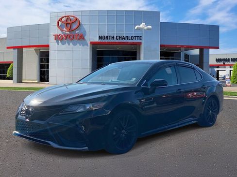 Used 2022 Toyota Camry XSE w/ Navigation Package FWD image 5
