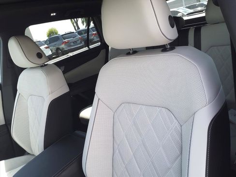 New 2026 Volkswagen Atlas Cross Sport SEL Premium R-Line image 10