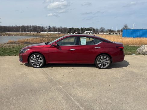 Used 2023 Nissan Altima 2.5 SL AWD/4WD image 6
