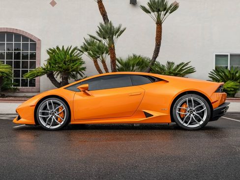 Used 2015 Lamborghini Huracan LP 610-4 image 2