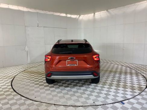 Used 2024 Chevrolet Trax LT w/ Driver Confidence Package FWD image 18