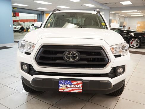 Used 2021 Toyota Tacoma SR5 AWD/4WD image 14