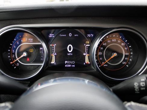 Used 2021 Jeep Wrangler Unlimited Sahara image 21