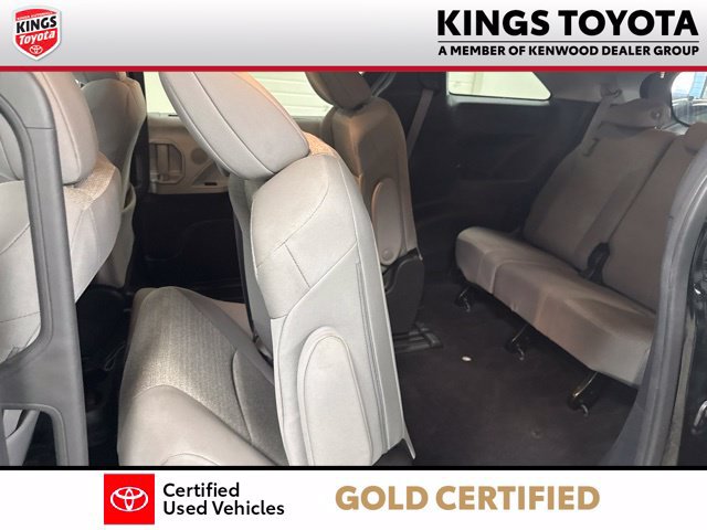Certified 2025 Toyota Sienna LE FWD image 18