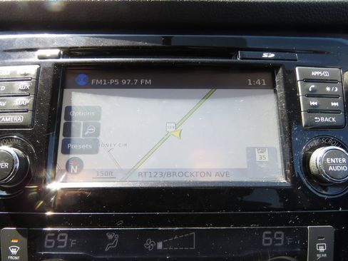 Used 2016 Nissan Rogue SV w/ SV Premium Package AWD/4WD image 26