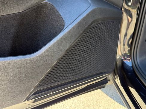 Used 2020 Volkswagen Tiguan S image 44