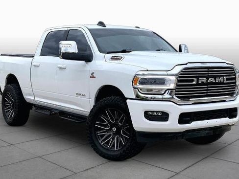 Used 2024 RAM 2500 Laramie AWD/4WD image 3
