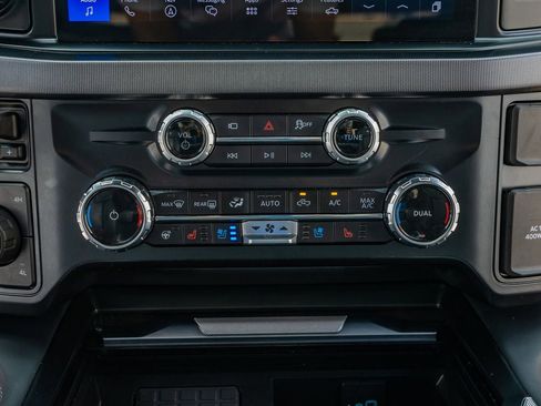 Used 2025 Ford F450 Platinum w/ FX4 Off-Road Package AWD/4WD image 28