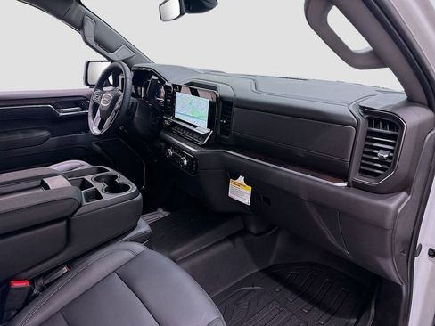 New 2026 GMC Sierra 1500 SLT image 32