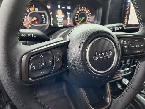 Used 2025 Jeep Wrangler Unlimited Rubicon w/ XTREMEE 35" Tire Package image 20