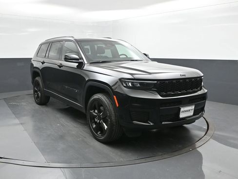 New 2025 Jeep Grand Cherokee L Altitude image 22