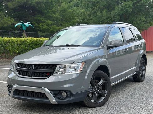 Used 2020 Dodge Journey Crossroad FWD image 1