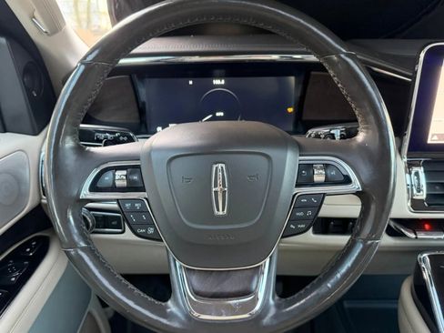 Used 2019 Lincoln Navigator Reserve image 64